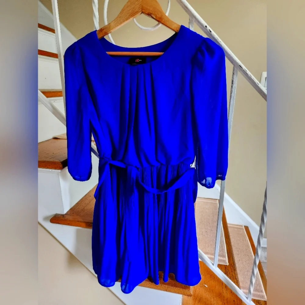 Dress - Picture 1 of 2
